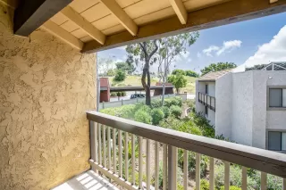 Photo #5: 230009520 Listing