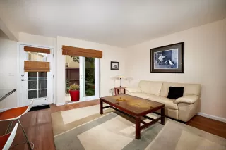 Photo #6: 230009539 Listing