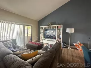 Photo #3: 230009563 Listing