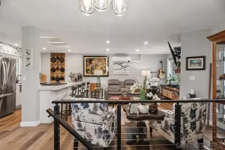 Photo #3: 230009570 Listing