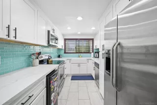 Photo #5: 230009585 Listing