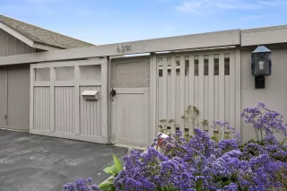 Photo #3: 230009590 Listing