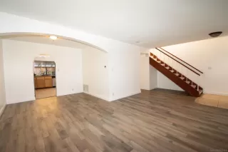 Photo #2: 230009593 Listing 