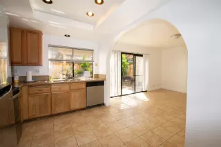 Photo #3: 230009593 Listing 