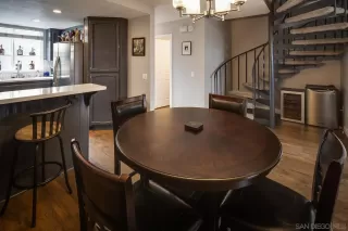 Photo #5: 230009614 Listing