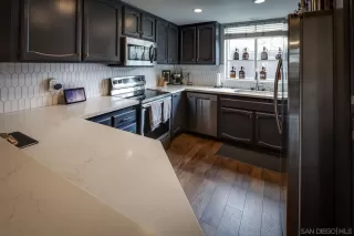 Photo #6: 230009614 Listing