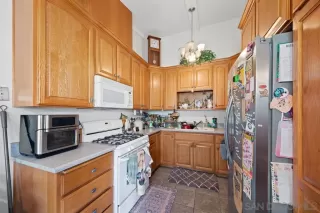 Photo #6: 230009636 Listing