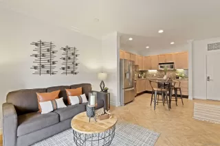 Photo #3: 230009694 Listing