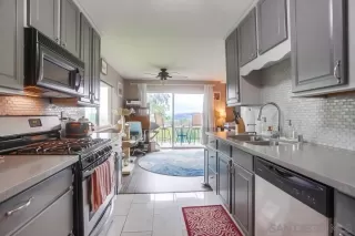 Photo #5: 230009695 Listing