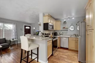 Photo #3: 230009712 Listing