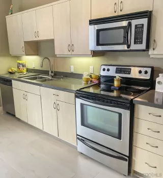 Photo #3: 230009795 Listing