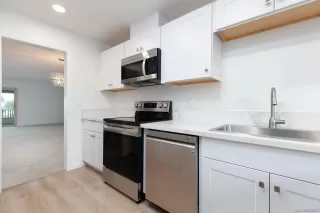 Photo #6: 230009814 Listing