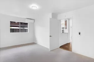 Photo #4: 230009866 Listing 