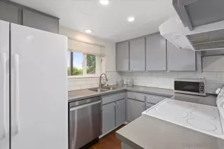 Photo #6: 230009901 Listing