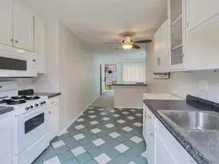 Photo #5: 230009904 Listing