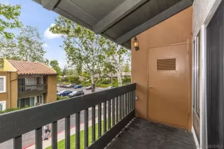 Photo #5: 230009953 Listing