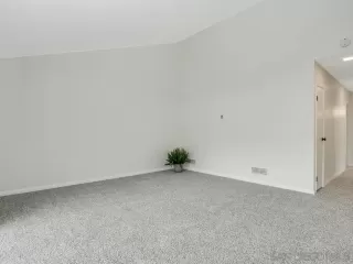 Photo #4: 230010014 Listing