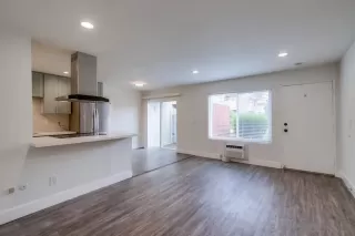 Photo #6: 230010167 Listing