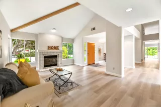 Photo #6: 230010505 Listing 