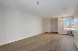 Photo #2: 230010589 Listing 