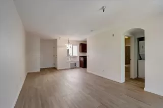 Photo #5: 230010589 Listing 