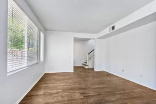 Photo #6: 230010692 Listing 