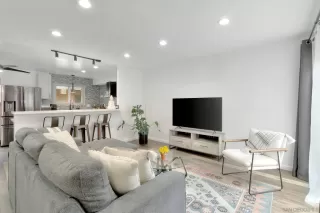 Photo #4: 230010699 Listing