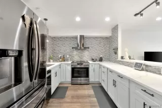 Photo #5: 230010699 Listing