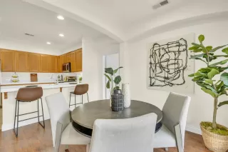 Photo #6: 230010742 Listing