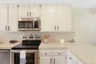 Photo #3: 230010749 Listing