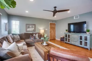 Photo #6: 230010809 Listing 