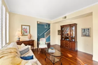 Photo #4: 230010953 Listing