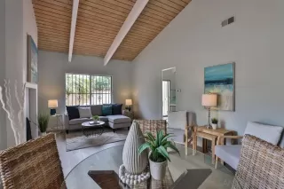 Photo #5: 230011026 Listing 