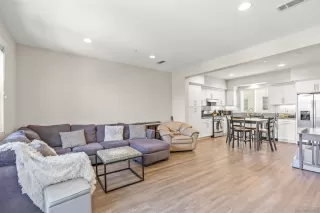 Photo #5: 230011035 Listing