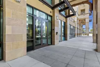 Photo #4: 230011063 Listing