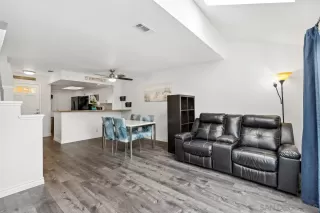 Photo #5: 230011073 Listing