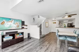 Photo #6: 230011073 Listing