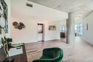 Photo #4: 230011090 Listing