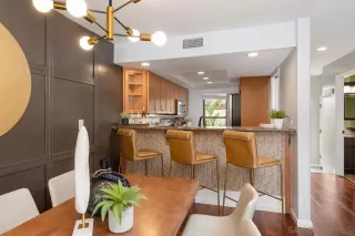 Photo #6: 230011113 Listing