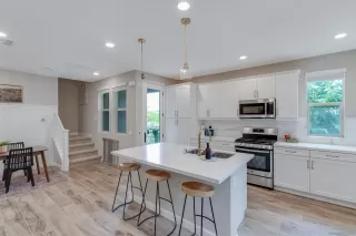 Photo #2: 230011148 Listing