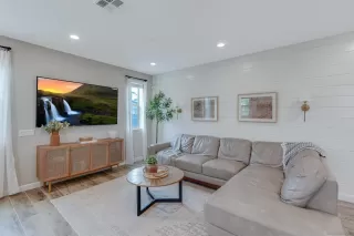 Photo #6: 230011148 Listing