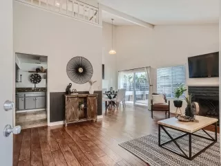 Photo #2: 230011198 Listing 