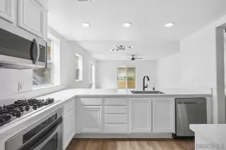 Photo #6: 230011212 Listing