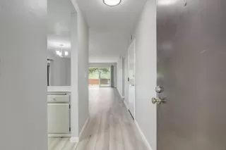 Photo #4: 230011370 Listing