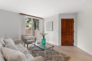 Photo #3: 230011388 Listing