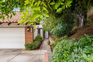 Photo #4: 230011399 Listing 