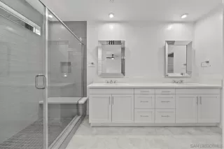 Photo #4: 230011400 Listing