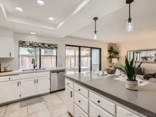 Photo #1: 230011403 Listing 