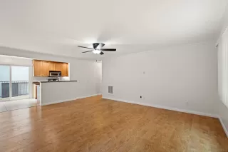 Photo #2: 230011476 Listing 