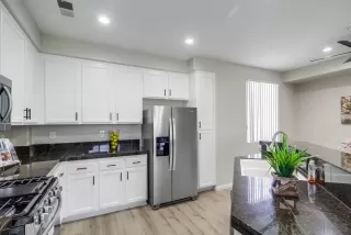 Photo #4: 230011525 Listing